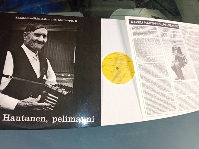 LP Aapeli  Hautanen, pelimanni  ( SIS POSTIKULU  )