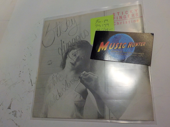 STICKY FINGERS - CHRISTINE / LIPSTICK LOVE M-/M- 7'' SINGLE