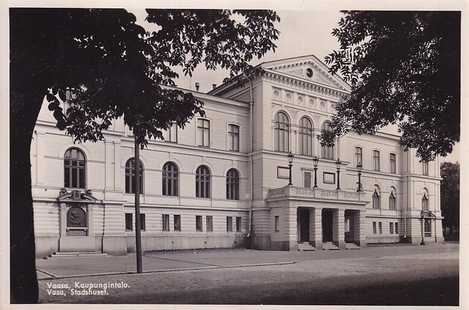 VAASA KAUPUNGINTALO KULKENUT