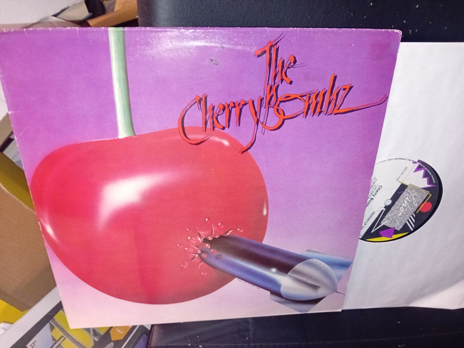 LP Cherry Bombz : 1 ( SIS POSTIKULU )