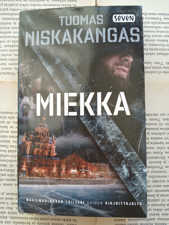 Tuomas Niskakangas - Miekka (pokkari)