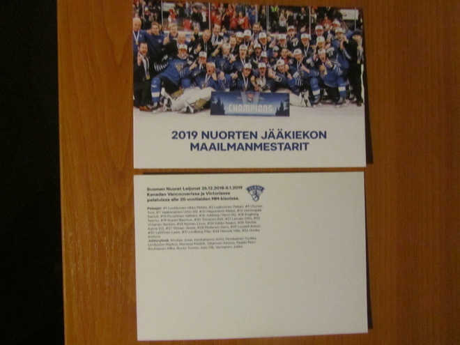 2019 Nuorten jääkiekon maailmanmestarit postikortti