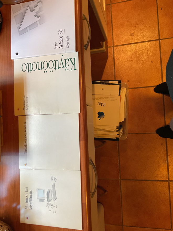 Macintosh mini oppaita 7 kpl
