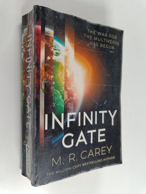 M. R. Carey : Infinity Gate