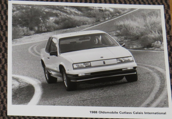 1988 Oldsmobile Cutlass Calais pressikuva - KUIN UUSI