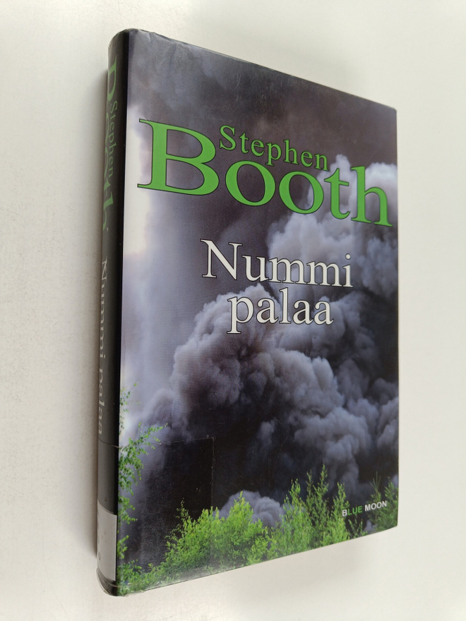 Stephen Booth : Nummi palaa