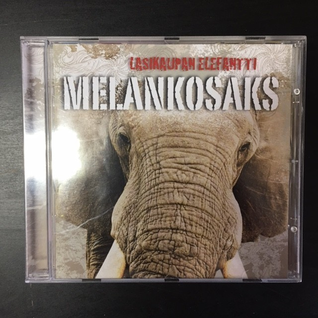 Melankosaks - Lasikaupan elefantti CDEP