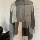 Tummanharmaa / vaaleanharmaa silkki hartiahuivi - pikkukuva 2