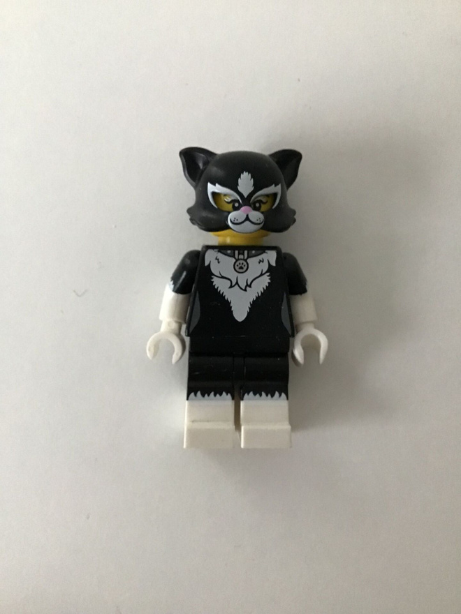 Lego minifiguuri - Cat Costume Girl, Series 18 (ei häntää)