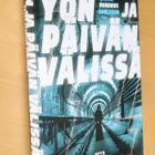 Örjan Nordhus Karlsson : Yön ja päivän välissä ( 1.p. 2019 ) - pikkukuva 1
