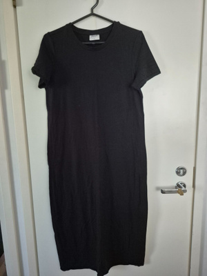 Musta trikoomekko, koko XS, Vero Moda Aware (#3415)
