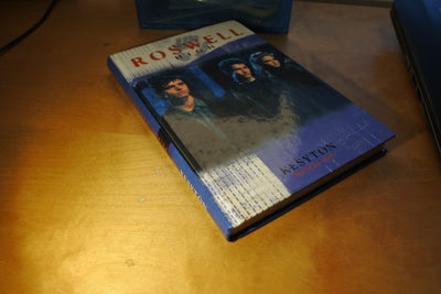Melinda Metz: Kesytön - Roswell High 2, sidottu, kuvakannet