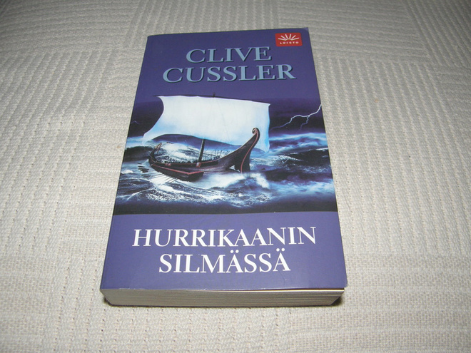 Clive Cussler Hurrikaanin silmässä -pok