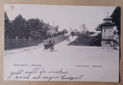 Helsinki, Tähtitorni, kioski, vossikka ja kävelijöitä p 1905