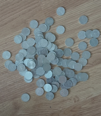 Viiden pennin kolikot (112 kpl)