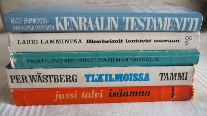 SOTAHISTORIAA kirjapaketti