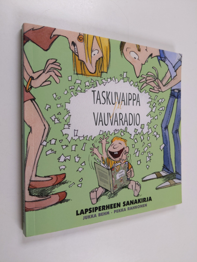 Jukka Behm : Taskuvaippa ja vauvaradio : lapsiperheen san...