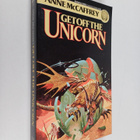 Anne McCaffrey : Get Off the Unicorn - Stories - pikkukuva 1