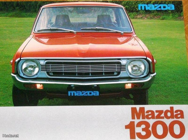 1976 Mazda 1300 esite - KUIN UUSI -- suomalainen