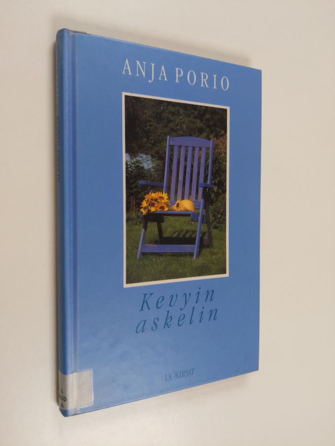 Anja Porio : Kevyin askelin