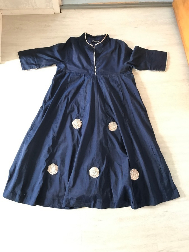 @ Upea uusi M-L intialainen mekko @