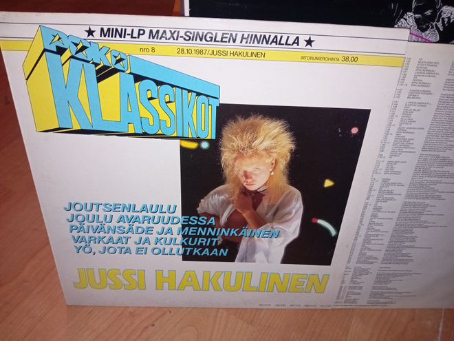 LP POKO KLASSIKOT JUSSI HAKULINEN  ( SIS POSTIKULU )