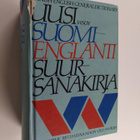 Raija Hurme ym. : Uusi suomi - englanti suursanakirja - pikkukuva 1