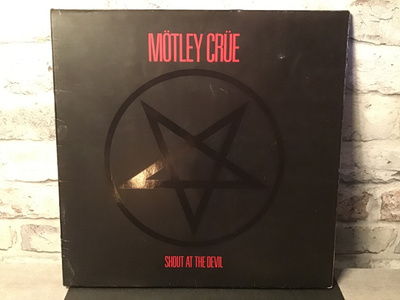 MÖTLEY CRUE: Shout At The Devil Lp levy