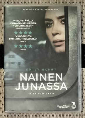 Nainen junassa