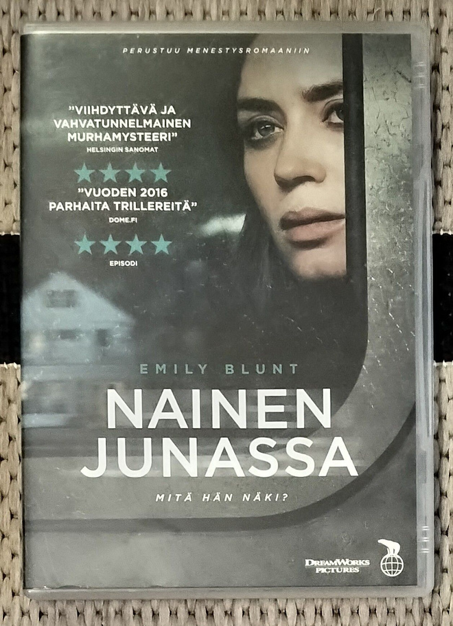 Nainen junassa