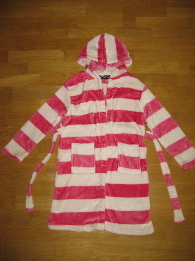 Tytön vaatteita koossa 134-152 cm