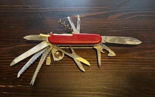Victorinox linkkuveitsi