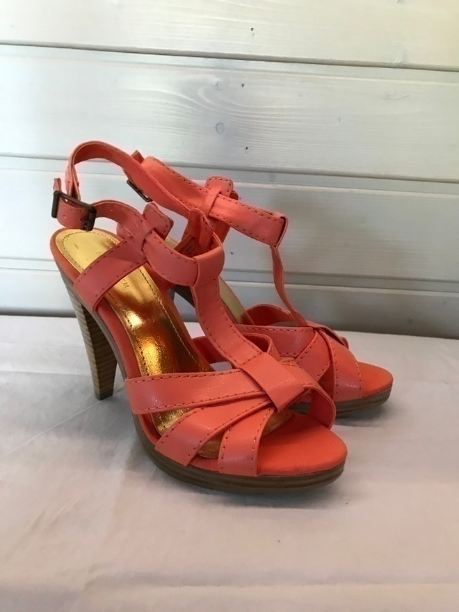 Korallinpunaiset korkosandaalit H&M, käyttämättömät, koko 39