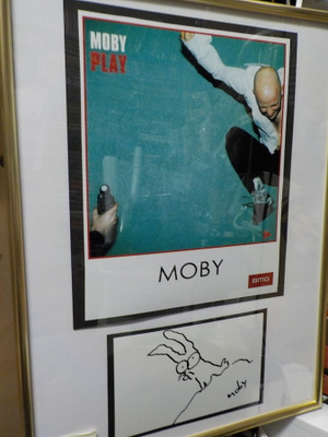 MOBY TAULU NIMMARILLA