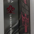Victoria Aveyard - Lasinen miekka - pikkukuva 3