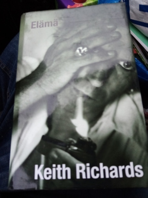 KEITH RICHARDS : ELÄMÄ ( SIS POSTIKULU)
