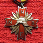 MNBF ansioristi - hopeaa - - pikkukuva 2