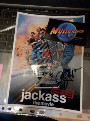 BAM MARGERA NIMIKIRJOITUS KUVASSA