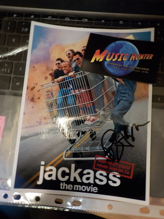 BAM MARGERA NIMIKIRJOITUS KUVASSA