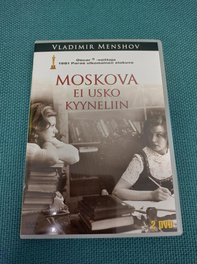 MOSKOVA EI USKO KYYNELIIN (Oscar -voittaja) 1979***