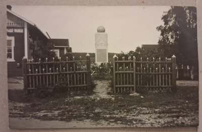Längelmäki: 1928 Sankaripatsas *** (607)