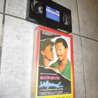 MIELETÖN MIELETÖN HOLLYWOOD - VHS - pikkukuva 1