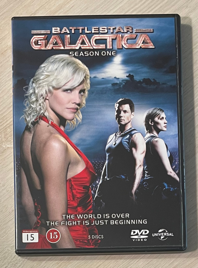 Taisteluplaneetta Galactica: Kausi 1 (2004-2005) 5DVD