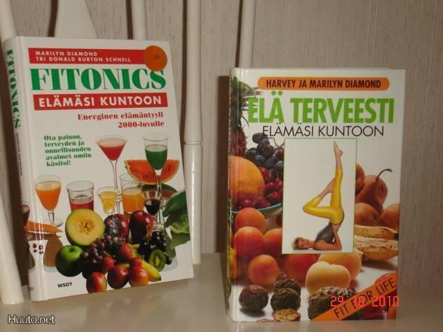ELÄMÄSI KUNTOON- kirjat, 2 kpl