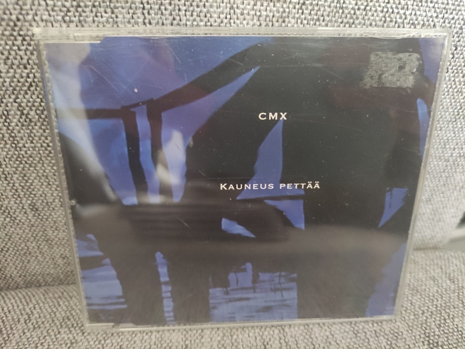 CMX - Kauneus pettää CDS (2004)