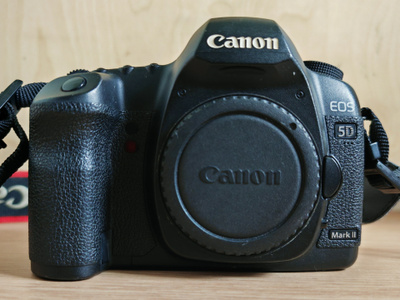 Canon EOS 5D Mark II järjestelmäkamera runko
