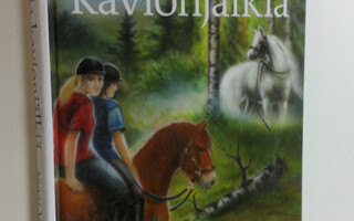 Nyyti Vallenius : Sotkuisia kavionjälkiä