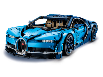 Lego 42083 Bugatti Chiron ja 42156 Peugeot Le Mans hypercar