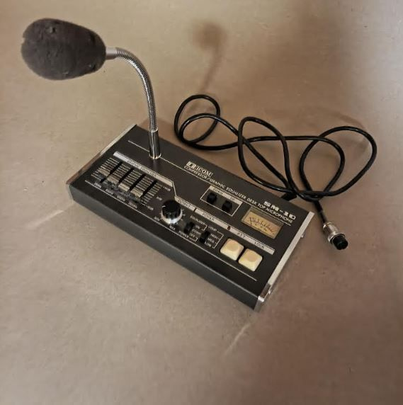 Legendaarinen ICOM SM-10 Pöytämikki