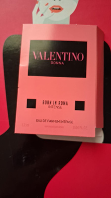 Hajuvesinäyte Valentino Donna Born in Roma Intense